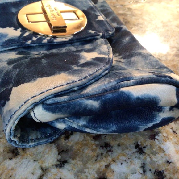 Gorgeous Kate Spade Beautiful watercolor clutch - Picture 3 of 7